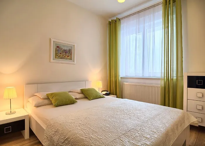 Amika アパート *