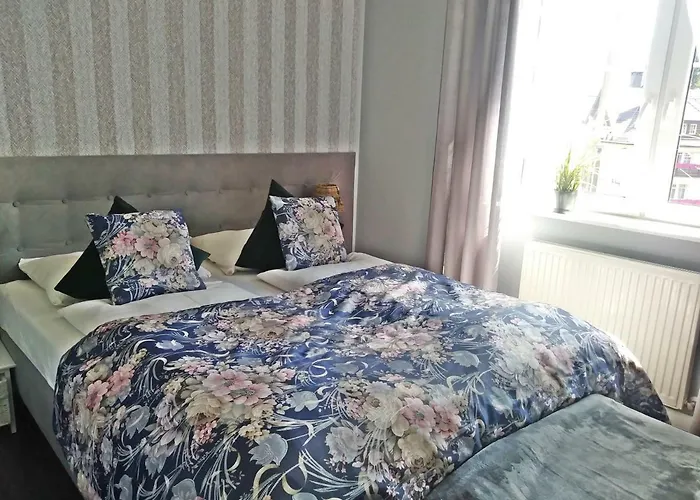 Amika * シクラルスカ・ポレンバ